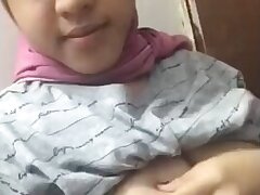 babe-beauty-big boobs-breasts