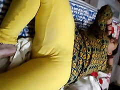 desi-mom-mommy-pakistani