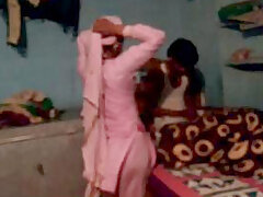 couple-desi-pakistani-wife