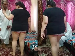 arab-dancing-desi-mom