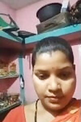 Horny Desi Bhabhi Shows Nude Body