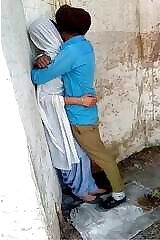 Exclusive Desi Panjabi outdoor kisser