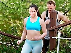 babe-dark-pussy-sport