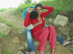 couple-desi-outdoor-pakistani