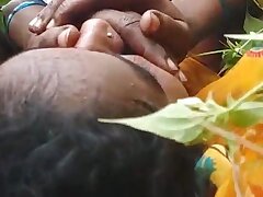 desi-love-outdoor-pakistani