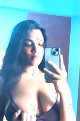 Sexy Desi Girl Shows Boobs