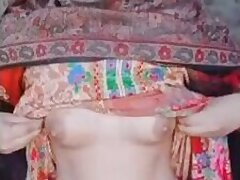 boobs-busty-desi-girl