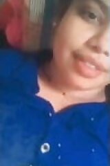 Desi Girl Shows Her Big Boobs