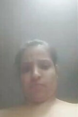 Horny Desi Girl Shows her Nude Body