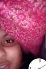 Sexy Desi Wife Shows Her Milky boobs