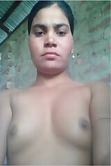 Desi Village Bhabhi Shows her Boobs and pussy part 3