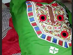 bald pussy-brunette-cute-girl