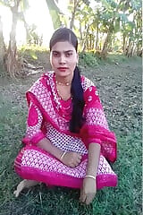 Desi Village Bhabhi Shows her Boobs and pussy part 1