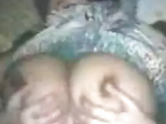 amateur-boobs-breasts-busty