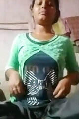 Desi Girl Play With her Boobs