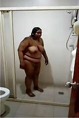 Desi Auntie Bathes in Her Husbands Captivity