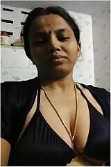 Sexy Bhabhi Tapes Her Selfies for Lover