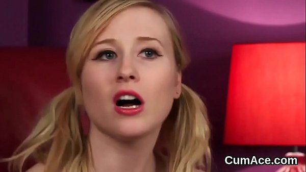 Cumshot Face Suckin’ Peaches